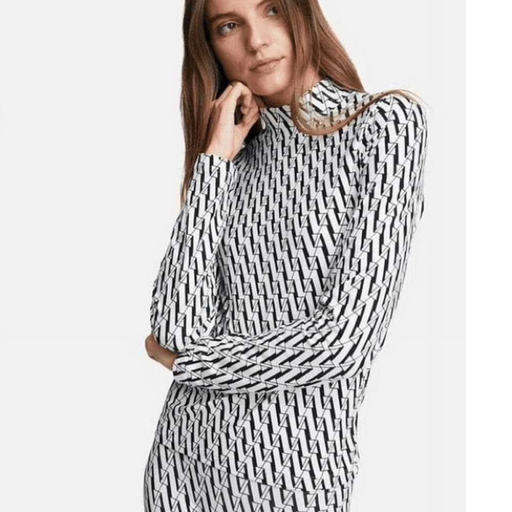 All Access Bandier LOGO Women's Pro Center Stage Mock Neck